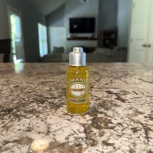 L'OCCITANE Almond Shower Oil